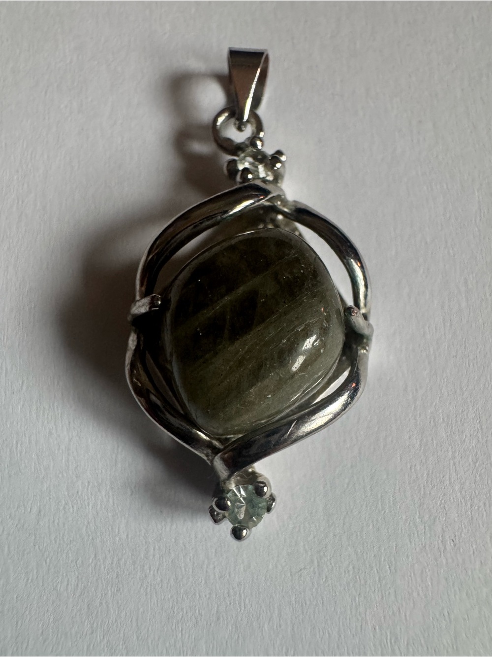 18KGP White Gold Plated Green Labradorite Cabochon Statement Pendant Necklace